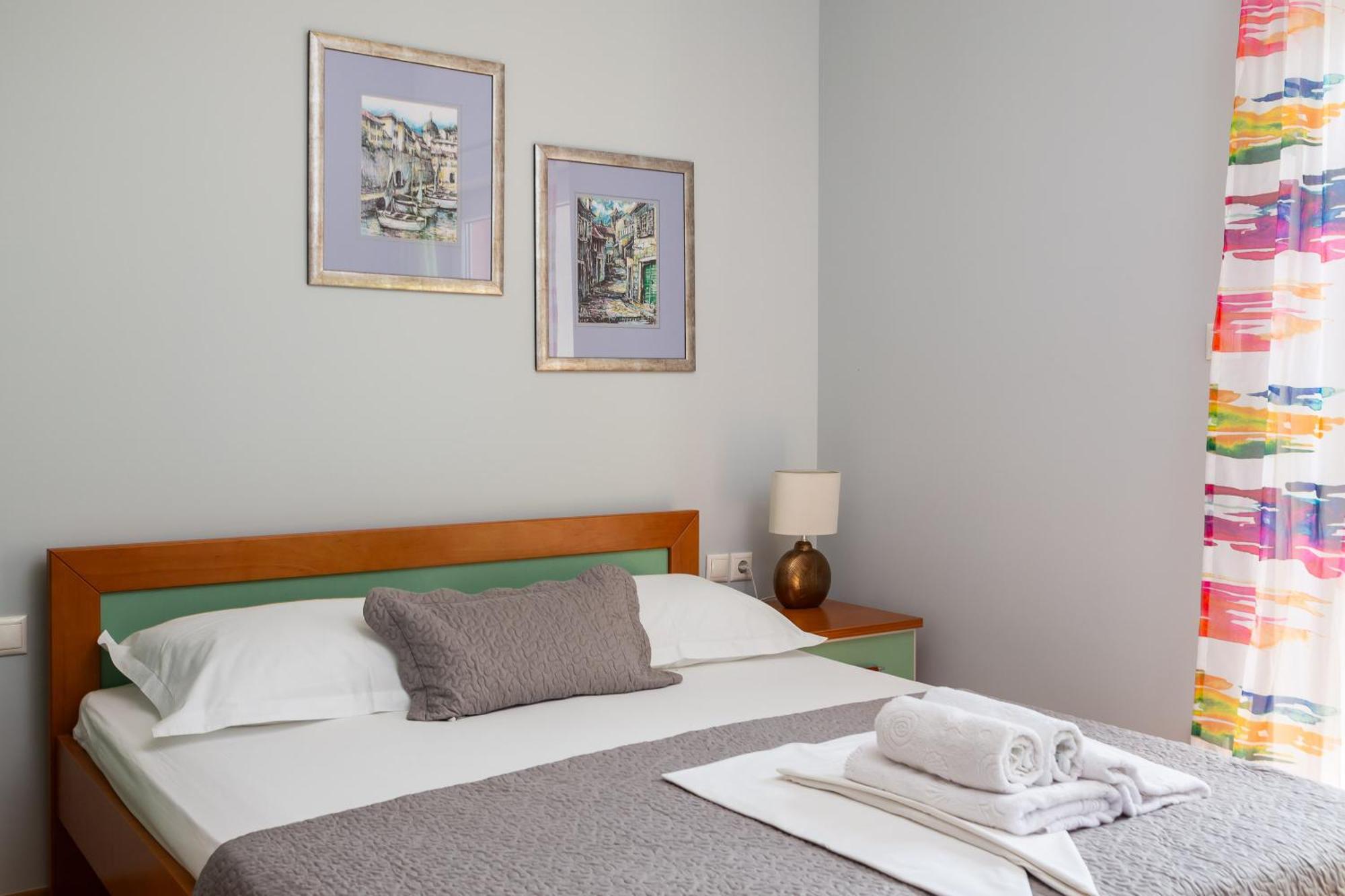 Brkic Apartments With Private Parking Макарска Номер фото