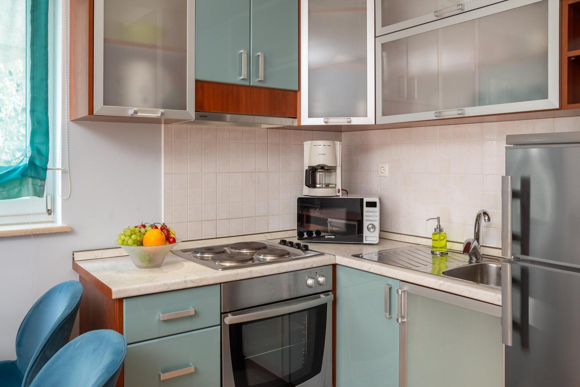 Brkic Apartments With Private Parking Макарска Номер фото
